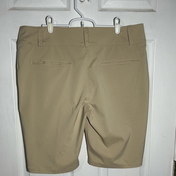 Lopez Womens Golf Shorts Size 12 Beige Khaki 10” inseam Flat Front - Picture 2 of 11